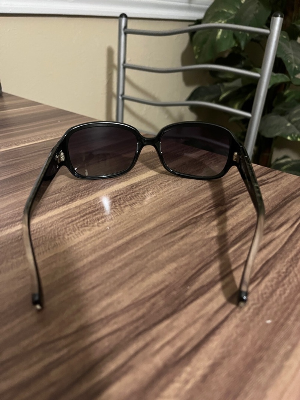 Coach Black Oversized Sunglasses - Picture 3 of 13